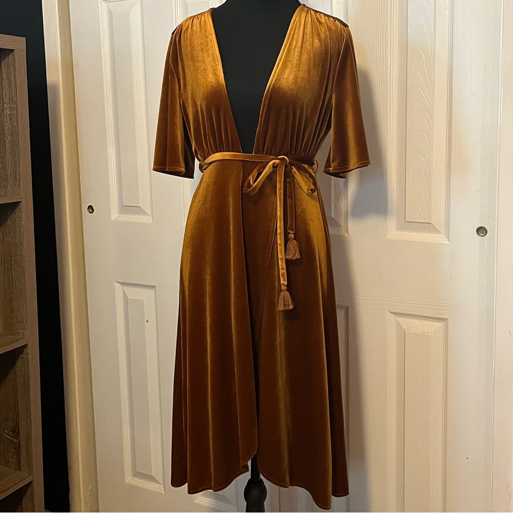 Forever 21 Velvet Faux Wrap Midi Dress in Gold